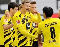 包含多特蒙德前锋连续演零射门，球迷对其能力存疑的词条