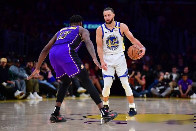 人全队士气高涨，准备下一场比赛迎战勇士