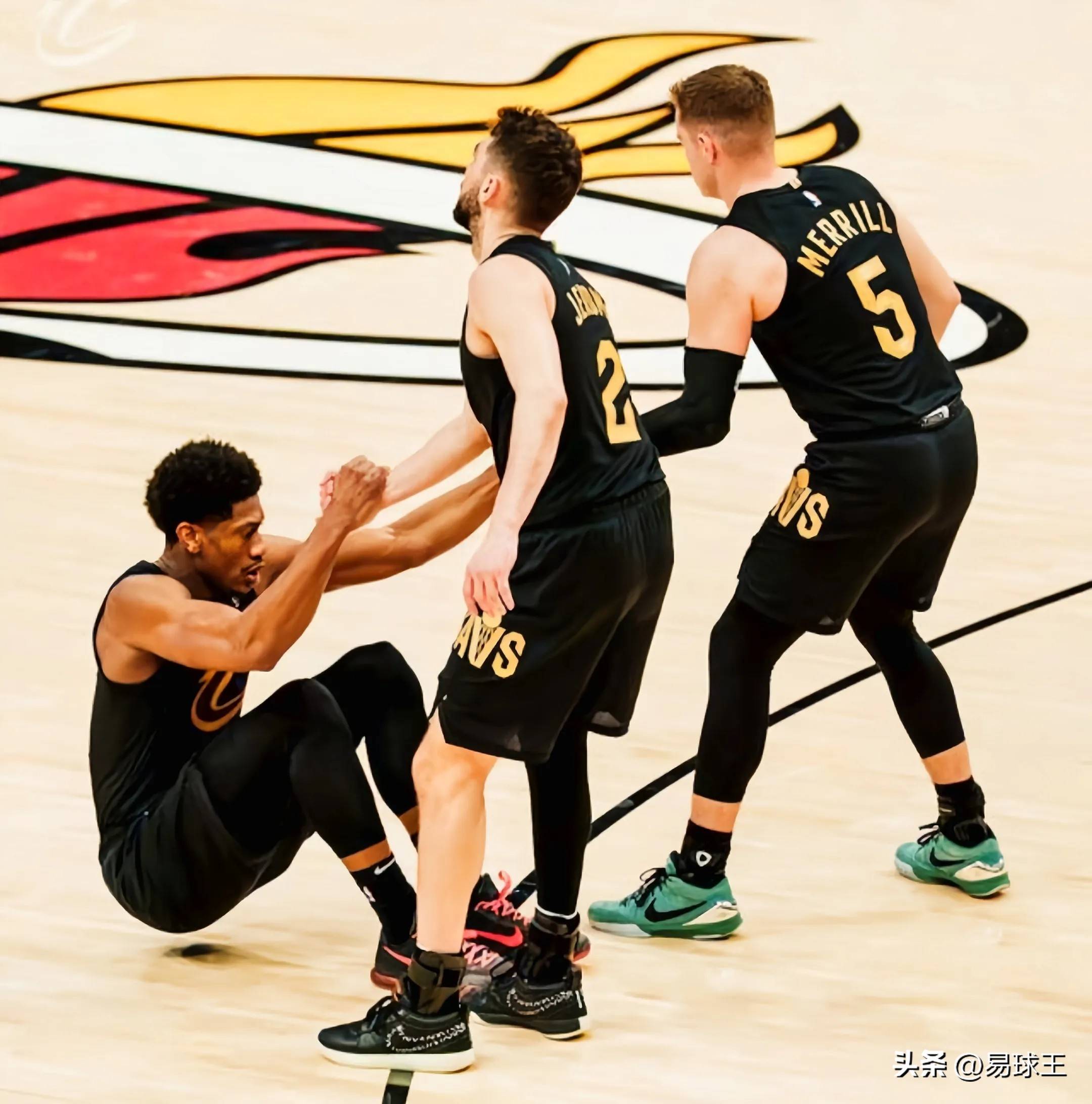 包含NBA总决赛最终胜负已分，新晋冠军庆祝激动不已！的词条