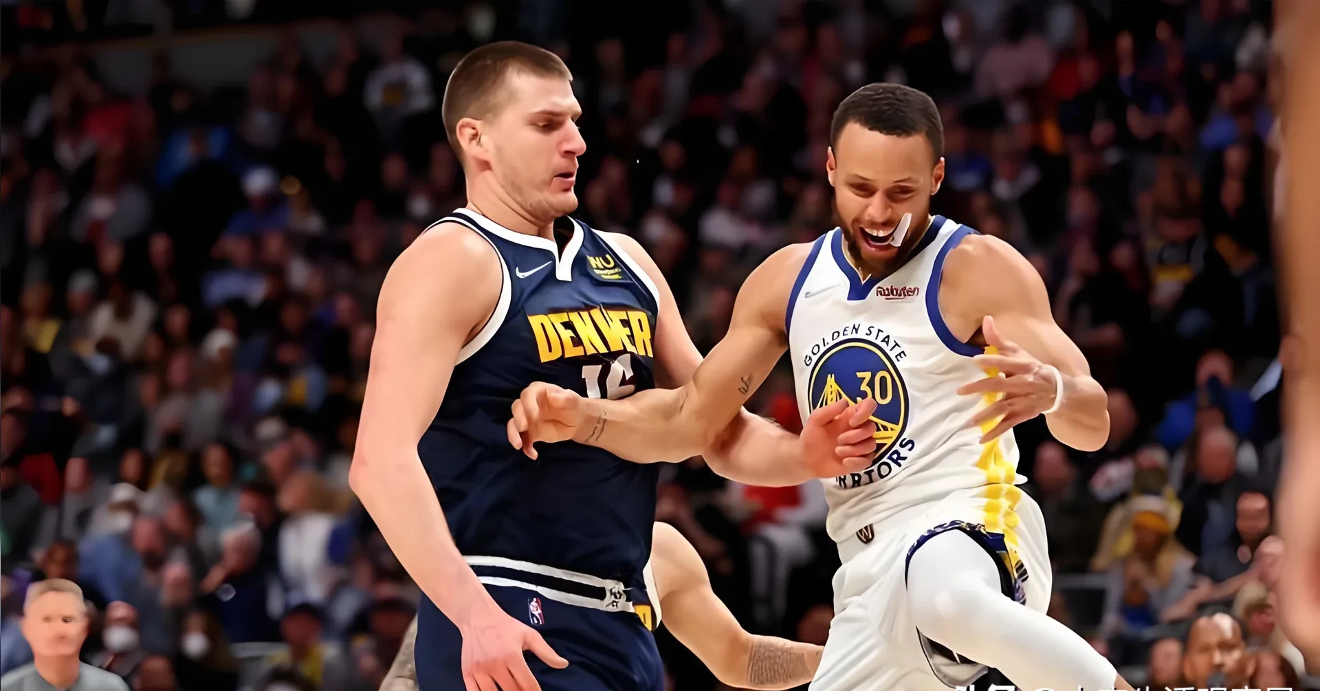  库里连续十场比赛得分超过逆转，快船挑战极限！