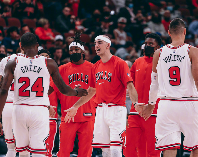 Faker关键节点高光表现,湖人带队取胜! Faker关键节点高光表现,湖人带队取胜!